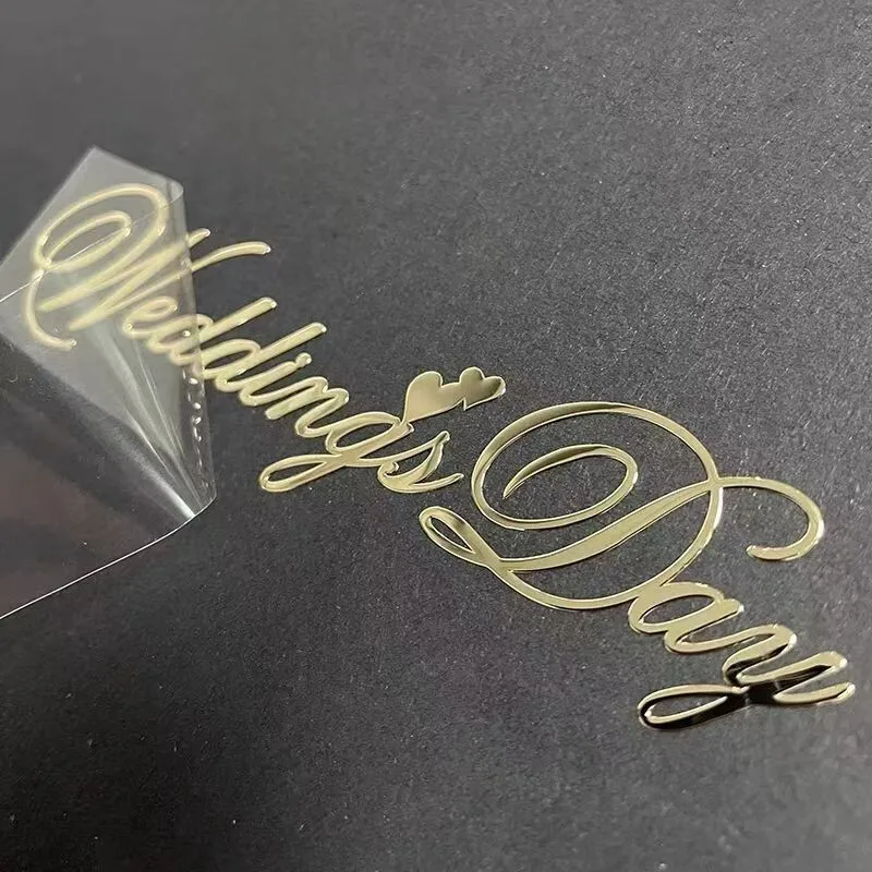 La differenza tra adesivi a trasferimento UV e metallici