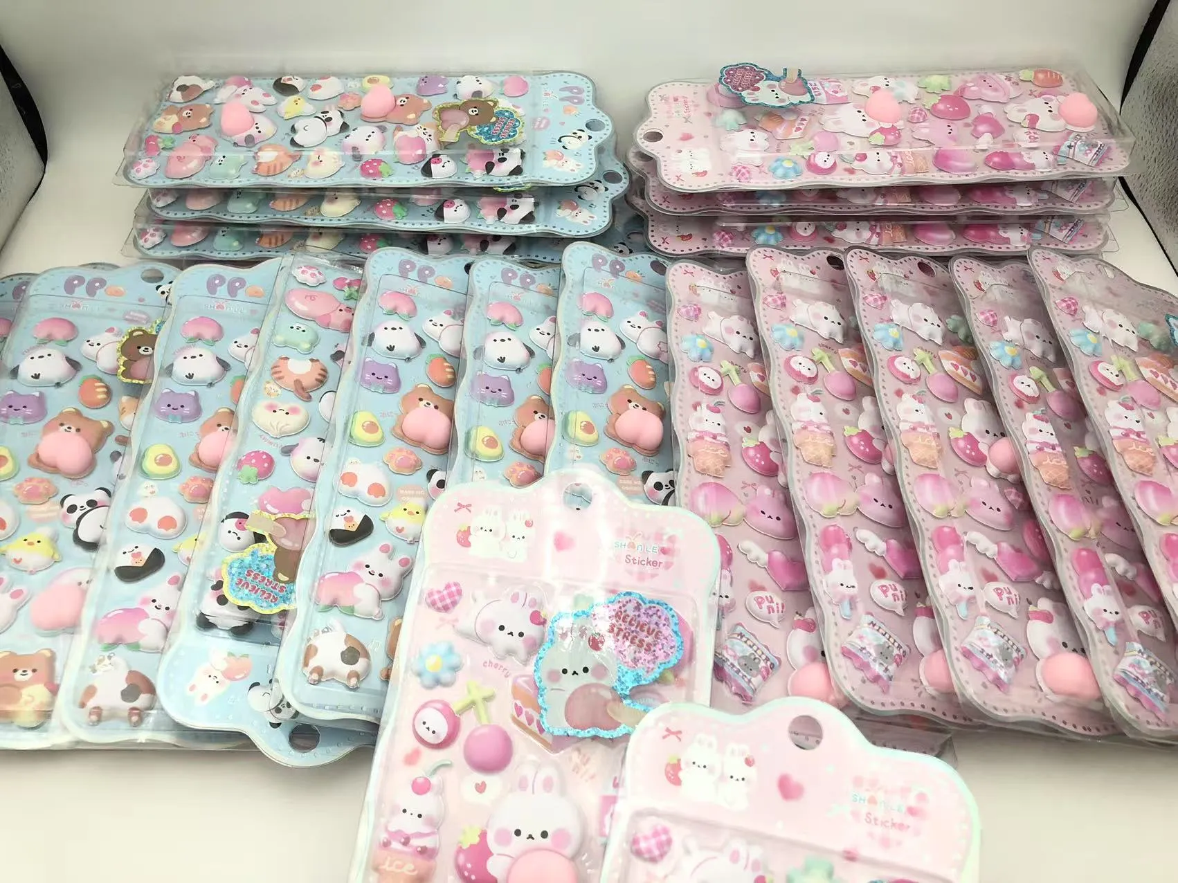 Oggi grandi novità sugli adesivi antistress di JOJO Pack!