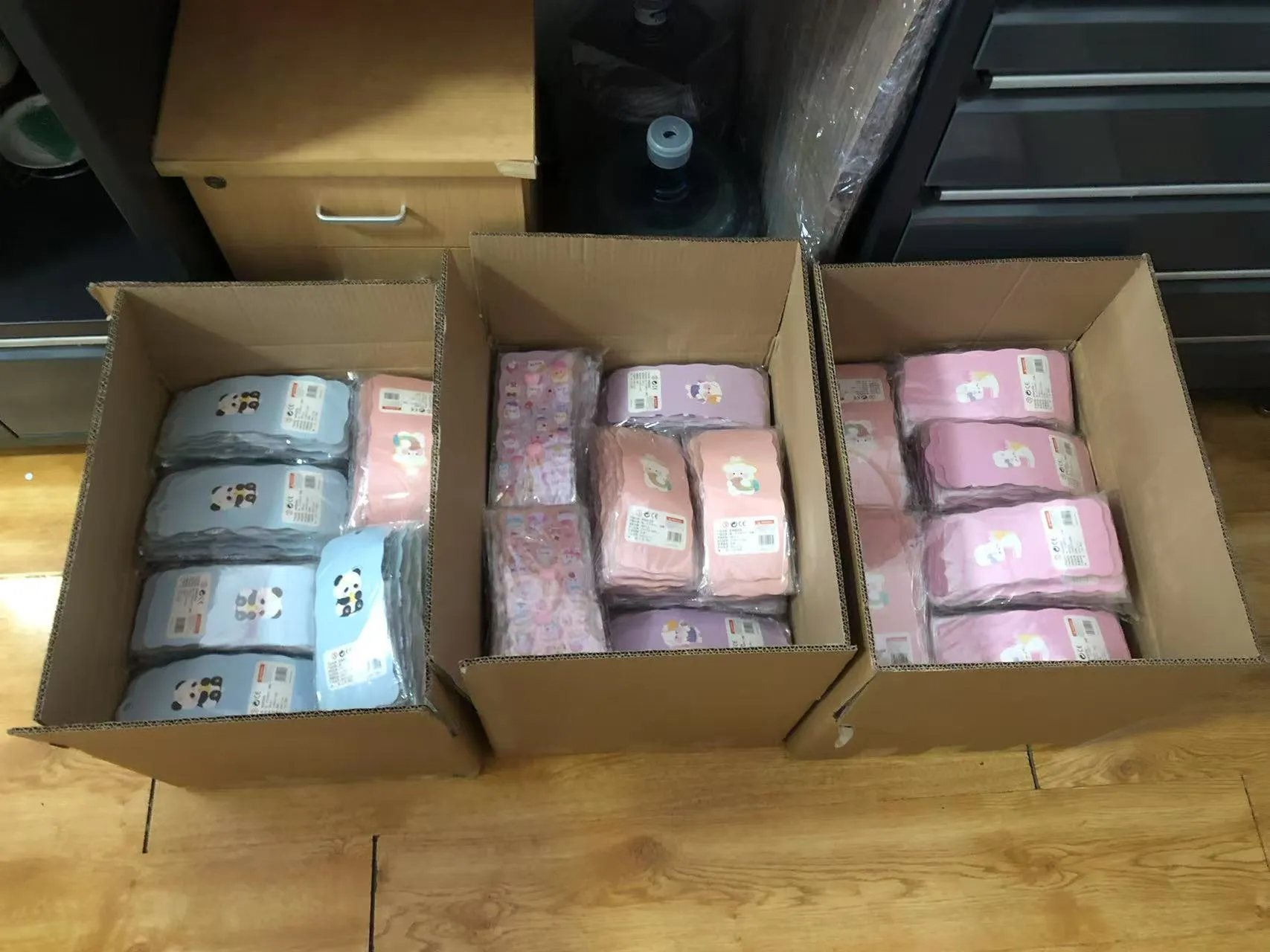 Ti piacciono gli adesivi comprimibili a forma di sedere?