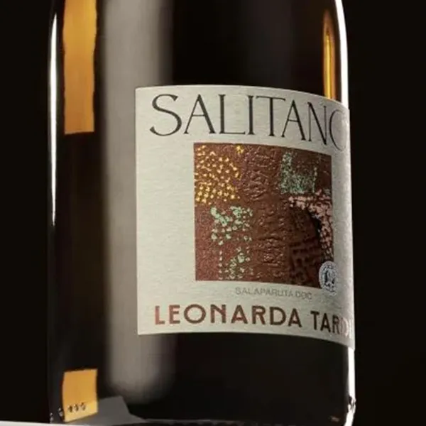 Etichetta di vino rosso